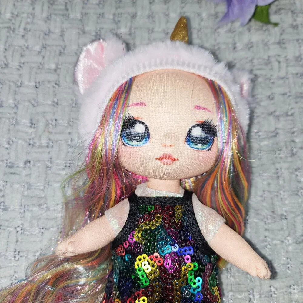 Mix n' Match 3/$36 Na Na Na Surprise Doll Britney Sparkles Unicorn Series 1